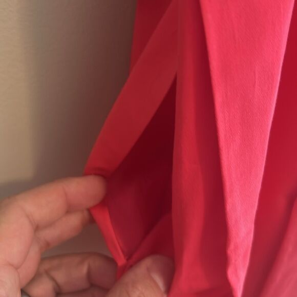 BCBGMaxAzria Hot Pink Mini Skirt with Bow. Size 10 - Picture 4 of 6